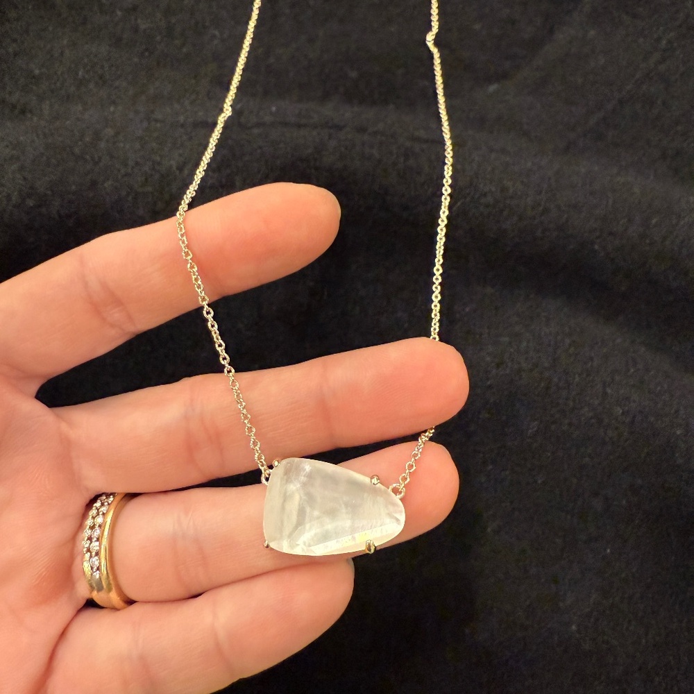 NWT Vintage Kendra Scott Isla gold necklace/white quartz